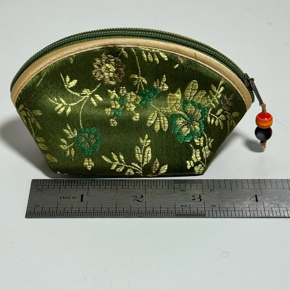 Satin brocade style coin purse‎ with flowers